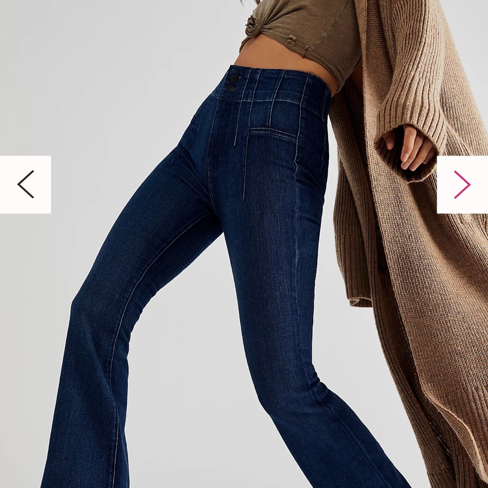 Free people, we the free Jayde flare jeans. Size 30.
